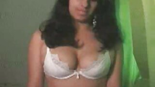 ඉතින් ලස්සන brunette කාන්තා වෙබ් කැමරා සම්පාදනය ගෙදර හැදූ වීඩියෝ, රසවිඳින්න