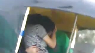 දෙමව්පියන් නිවසින් බැහැරව සිටින විට ඉතා ලස්සන රන්වන් බිරිඳ දැඩි සුනඛ විලාසිතාවකි