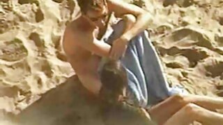 හොටී කෙනෙක් එයාගේ උණු පුකේ ඇතුලේ කෙලවෙනවා